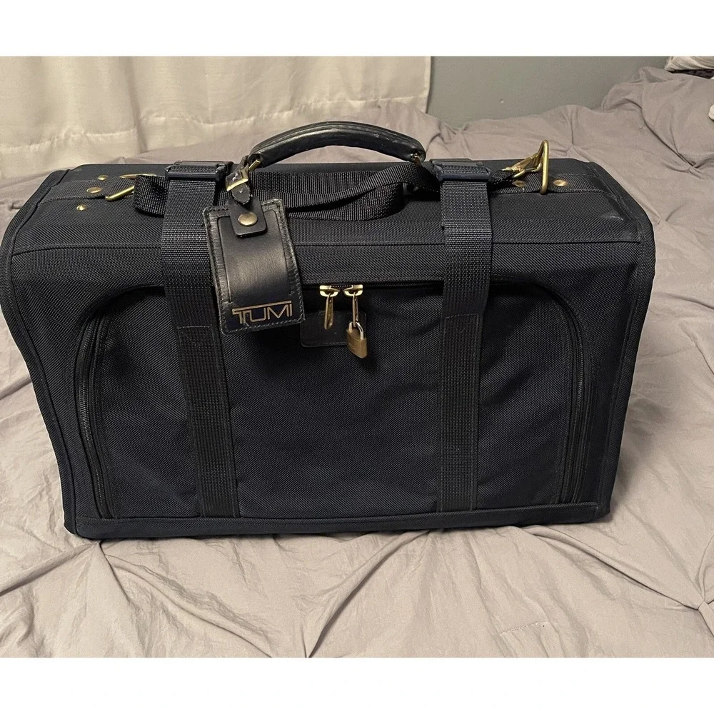 Vtg Tumi Navy Blue Ballistic Nylon Wheeled Luggage Suitcase 21x14x8, Wheel Kit